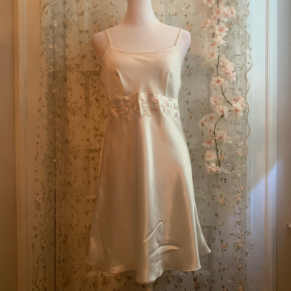 vintage 90s delicates cream spaghetti strap slip dress size S